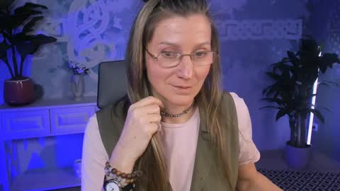 Frida Tander online show from February 7, 2025, 5:40 pm