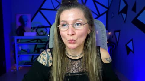 Frida Tander online show from February 8, 2025, 4:04 pm