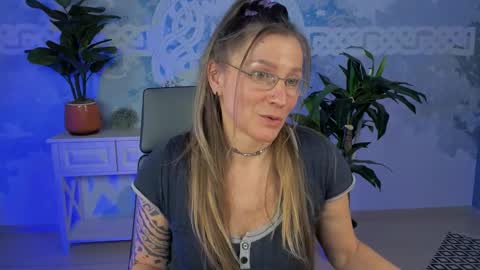 Frida Tander online show from February 22, 2025, 3:25 pm