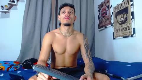 Snapshot of friendsofeverything_ chatting on July 10, 2026, 1:03 pm Adam y pitter online show from July 10, 2026, 1:03 pm