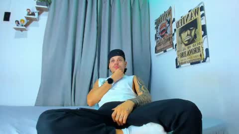 Snapshot of friendsofeverything_ chatting on July 17, 2026, 1:23 am Adam y pitter online show from July 17, 2026, 1:23 am