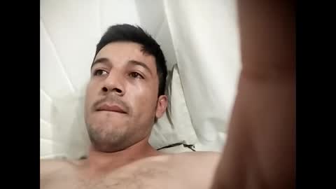 Snapshot of frnnd1214 chatting on December 21, 2025, 2:02 pm Fer online show from December 21, 2025, 2:02 pm