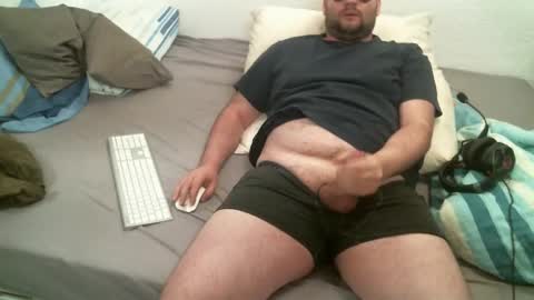 Snapshot of frodo21212 chatting on February 10, 2025, 12:08 pm Josh online show from February 10, 2025, 12:08 pm