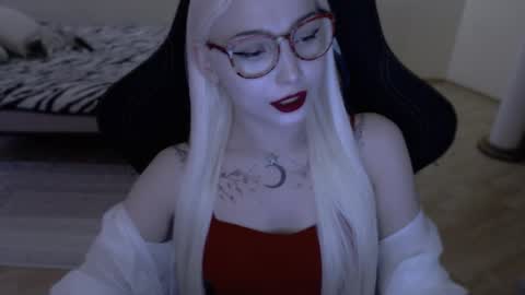 Lilith online show from May 28, 2026, 3:42 pm
