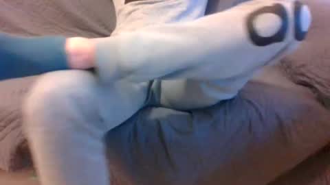 Snapshot of frowx chatting on January 5, 2025, 12:21 pm Frowxy online show from January 5, 2025, 12:21 pm