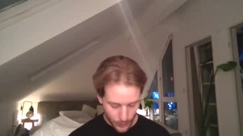 frozenyoga online show from December 3, 2024, 9:12 pm