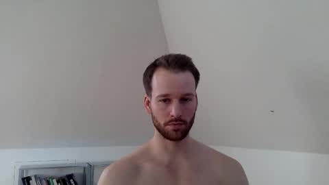 frozenyoga online show from December 21, 2025, 1:29 pm