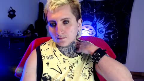 Snapshot of ftmblueyes chatting on January 14, 2025, 1:36 am HEHIM online show from January 14, 2025, 1:36 am