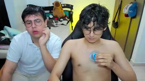 Snapshot of fuck_blow chatting on December 16, 2025, 8:36 pm uwu online show from December 16, 2025, 8:36 pm