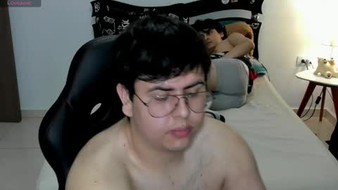 Snapshot of fuck_blow chatting on April 6, 2026, 11:38 pm uwu online show from April 6, 2026, 11:38 pm