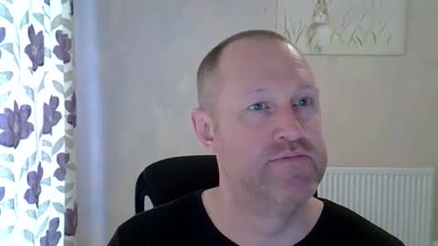 Snapshot of fuck_buddy_uk chatting on April 8, 2026, 7:30 am Fuck Buddy UK online show from April 8, 2026, 7:30 am