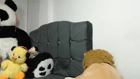 Mia and Gary  online show from March 12, 2025, 7:35 am