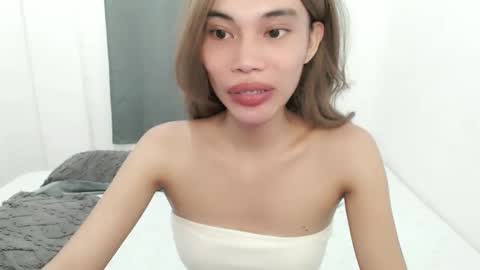 Snapshot of fuckingsexy143 chatting on November 7, 2025, 2:44 am fuckingsexy143 online show from November 7, 2025, 2:44 am