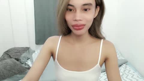 Snapshot of fuckingsexy143 chatting on November 22, 2025, 12:42 am fuckingsexy143 online show from November 22, 2025, 12:42 am