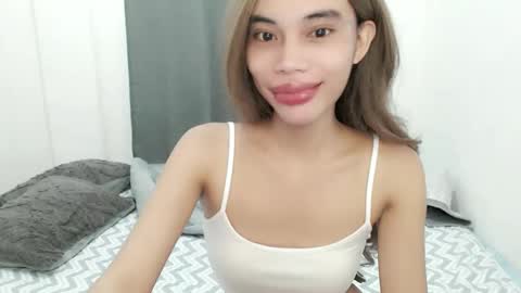 Snapshot of fuckingsexy143 chatting on November 23, 2025, 12:43 am fuckingsexy143 online show from November 23, 2025, 12:43 am