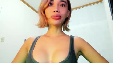fuckingsexy143 online show from May 13, 2026, 2:20 am