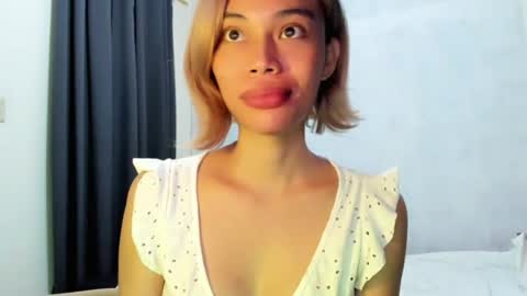 fuckingsexy143 online show from July 26, 2026, 7:04 am