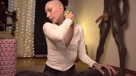 Eva         all my links   online show from December 14, 2024, 12:23 pm