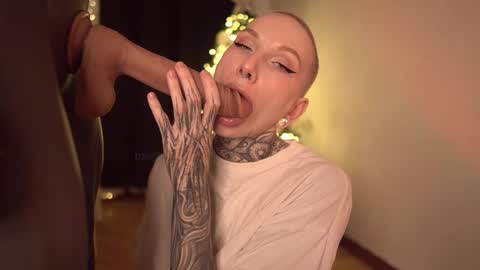 Eva         all my links   online show from December 22, 2024, 2:16 pm