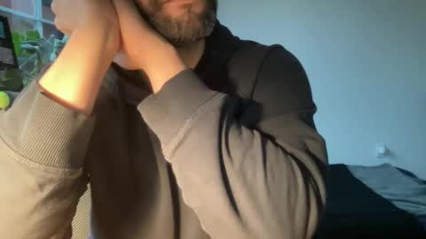 Muscle Bear Jock in Training online show from May 21, 2026, 11:12 pm