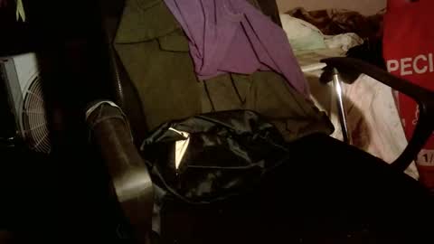 fucofplz online show from November 30, 2025, 3:05 pm