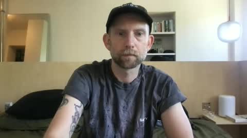 fugazixx online show from April 24, 2026, 10:07 am