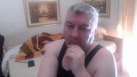 fukingcrazy online show from April 8, 2026, 11:32 am