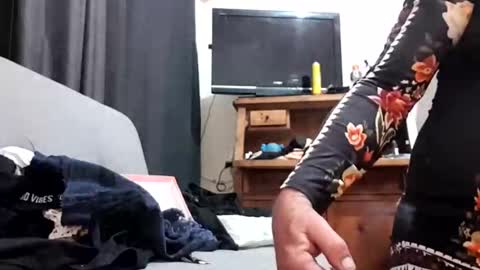 Pizzaz online show from December 4, 2024, 1:31 pm