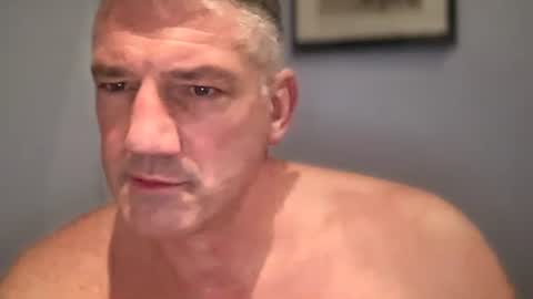 fullback_15 online show from October 29, 2025, 3:25 pm