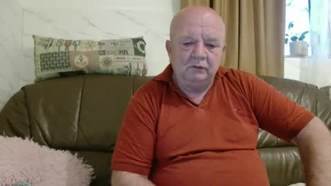 fullballs6 online show from April 17, 2026, 3:09 am