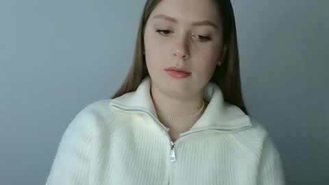 Snapshot of funemma000 chatting on December 1, 2025, 7:13 am Emma online show from December 1, 2025, 7:13 am