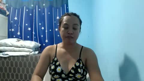 Snapshot of funluvnpinay4u chatting on April 25, 2026, 1:41 pm MAE online show from April 25, 2026, 1:41 pm