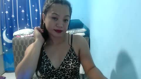 Snapshot of funluvnpinay4u chatting on May 3, 2026, 2:39 am MAE online show from May 3, 2026, 2:39 am