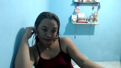 Snapshot of funluvnpinay4u chatting on May 18, 2026, 2:51 am MAE online show from May 18, 2026, 2:51 am