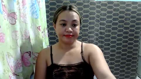 Snapshot of funluvnpinay4u chatting on June 11, 2026, 2:11 am MAE online show from June 11, 2026, 2:11 am