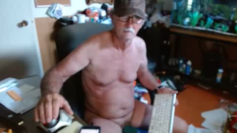 Snapshot of funmike2000 chatting on June 7, 2026, 6:11 pm mike online show from June 7, 2026, 6:11 pm