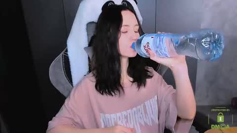 Eva online show from November 15, 2025, 3:04 am