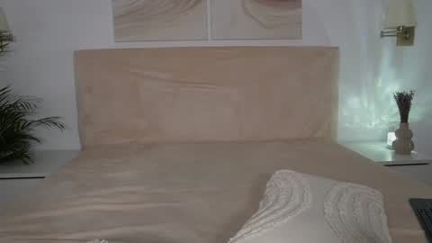 Katy Noel -  online show from December 5, 2024, 4:44 pm