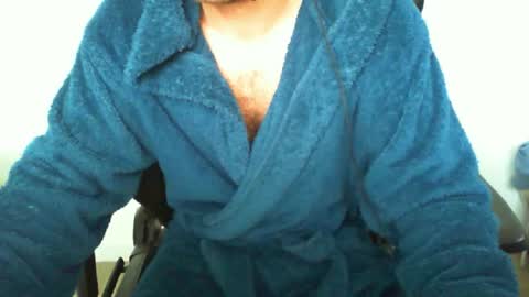 Snapshot of funnyeucouple chatting on May 18, 2026, 8:31 am YWhiteNiceMan online show from May 18, 2026, 8:31 am