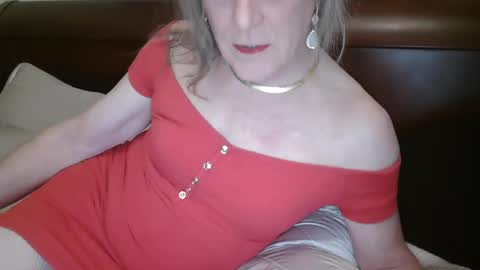 Snapshot of funtimetgirl chatting on February 15, 2025, 10:33 am Jessie Love online show from February 15, 2025, 10:33 am