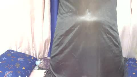 LIL LEE online show from July 17, 2026, 2:07 am