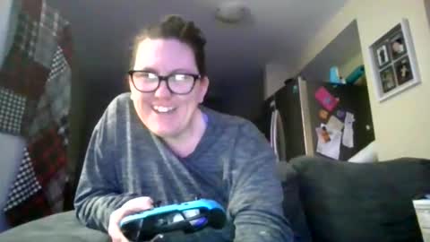 fuzzypeaches87 online show from February 9, 2026, 12:36 am