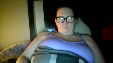 fuzzypeaches87 online show from March 2, 2026, 7:15 am