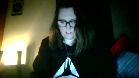 fuzzypeaches87 online show from March 25, 2026, 9:37 am