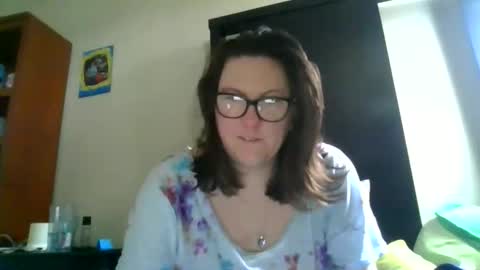 fuzzypeaches87 online show from April 13, 2026, 2:55 pm