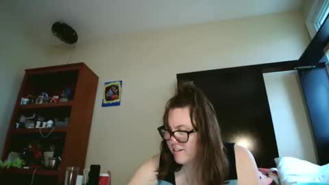 Snapshot of fuzzypeaches87 chatting on April 18, 2026, 5:06 pm fuzzypeaches87 online show from April 18, 2026, 5:06 pm