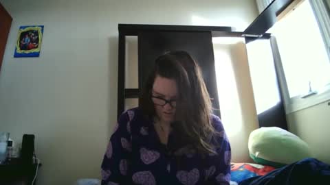 Snapshot of fuzzypeaches87 chatting on April 22, 2026, 12:18 pm fuzzypeaches87 online show from April 22, 2026, 12:18 pm