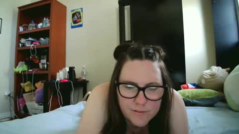 Snapshot of fuzzypeaches87 chatting on April 24, 2026, 8:11 pm fuzzypeaches87 online show from April 24, 2026, 8:11 pm