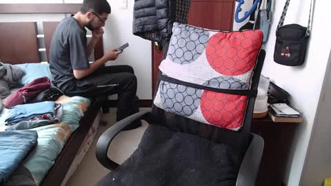 Snapshot of fvckhorneyguy chatting on April 1, 2026, 4:37 pm andrew online show from April 1, 2026, 4:37 pm