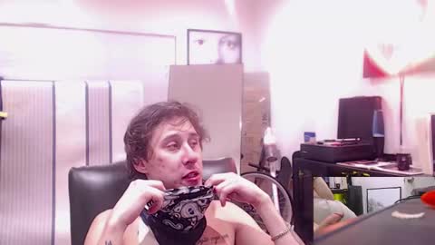 Snapshot of fxckingfreaks chatting on September 27, 2025, 1:43 am fxckingfreaks online show from September 27, 2025, 1:43 am